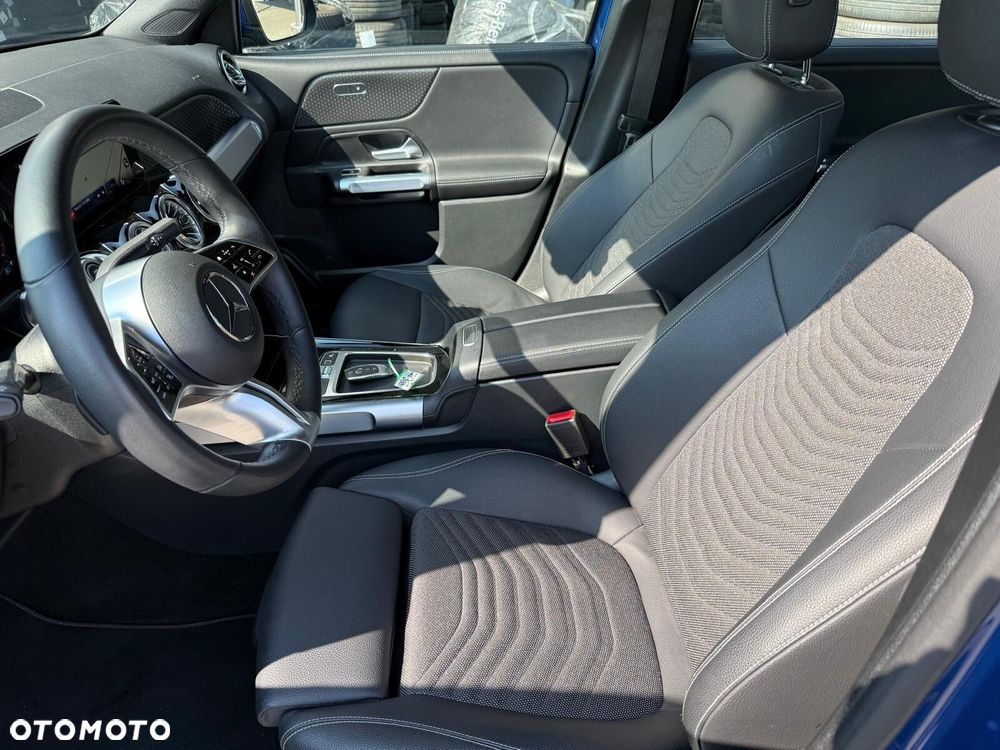Mercedes-Benz GLB - 10