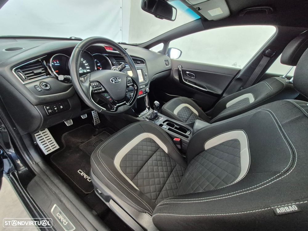 Kia Ceed 1.6 CRDi GT Line - 10