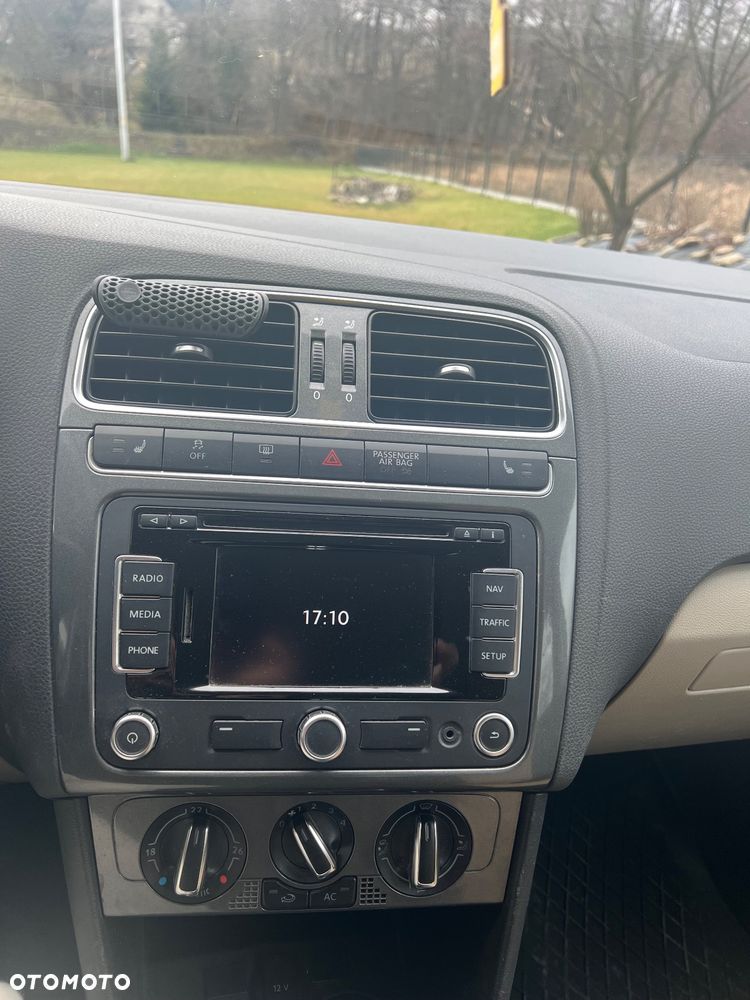 Volkswagen Polo 1.4 FSI Highline - 11