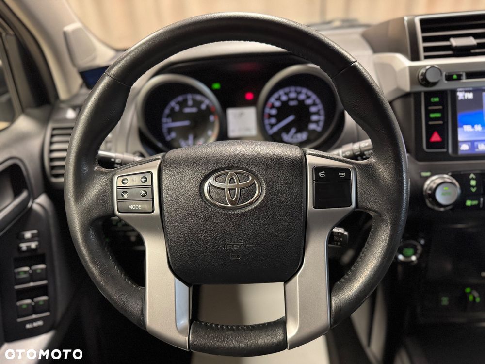 Toyota Land Cruiser - 23