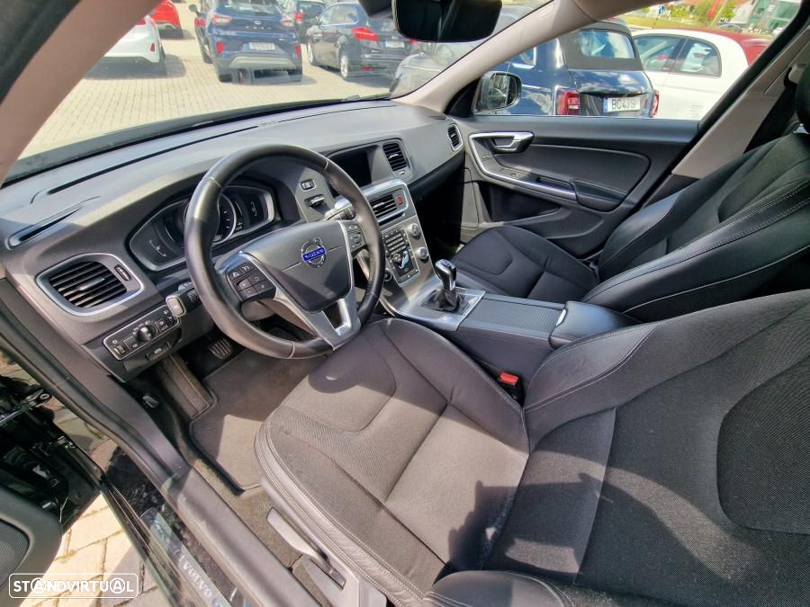 Volvo V60 2.0 D3 Kinetic - 6