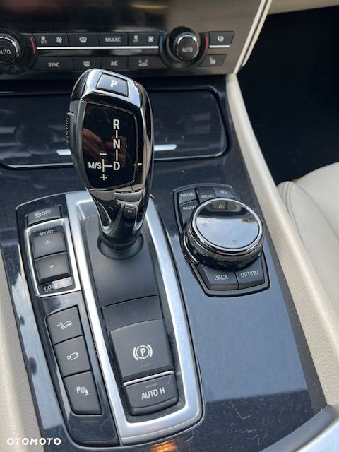 BMW Seria 5 530d xDrive - 13