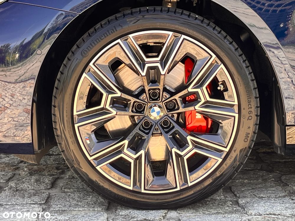 BMW Seria 5 540d xDrive mHEV - 17