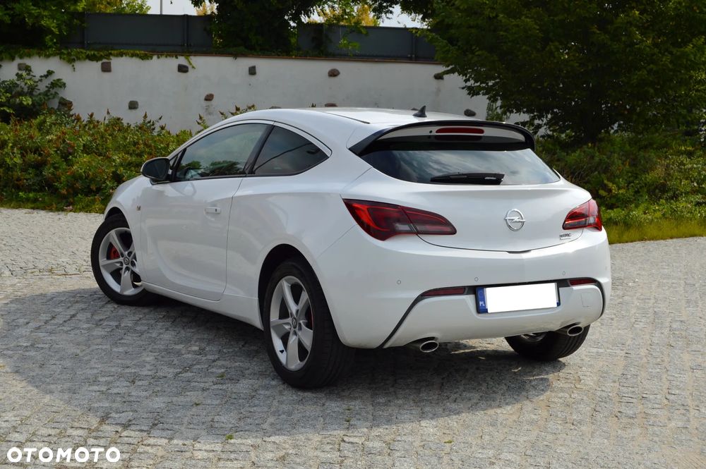 Opel Astra IV GTC 2.0 CDTI Bi-Turbo S&S - 4