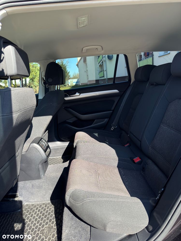 Volkswagen Passat 2.0 TDI (BlueMotion Technology) Comfortline - 13