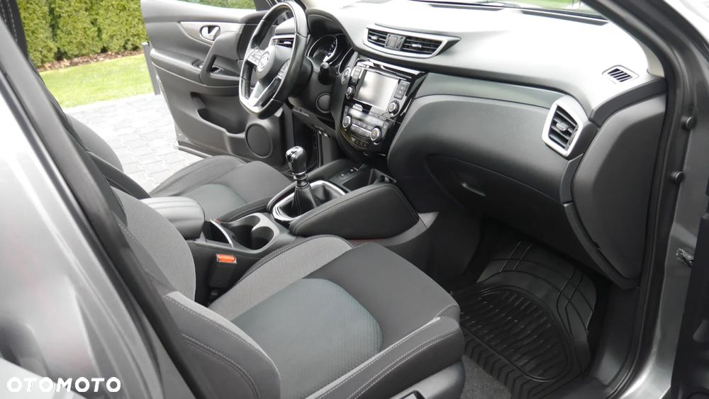 Nissan Qashqai 1.3 DIG-T AKARI - 27