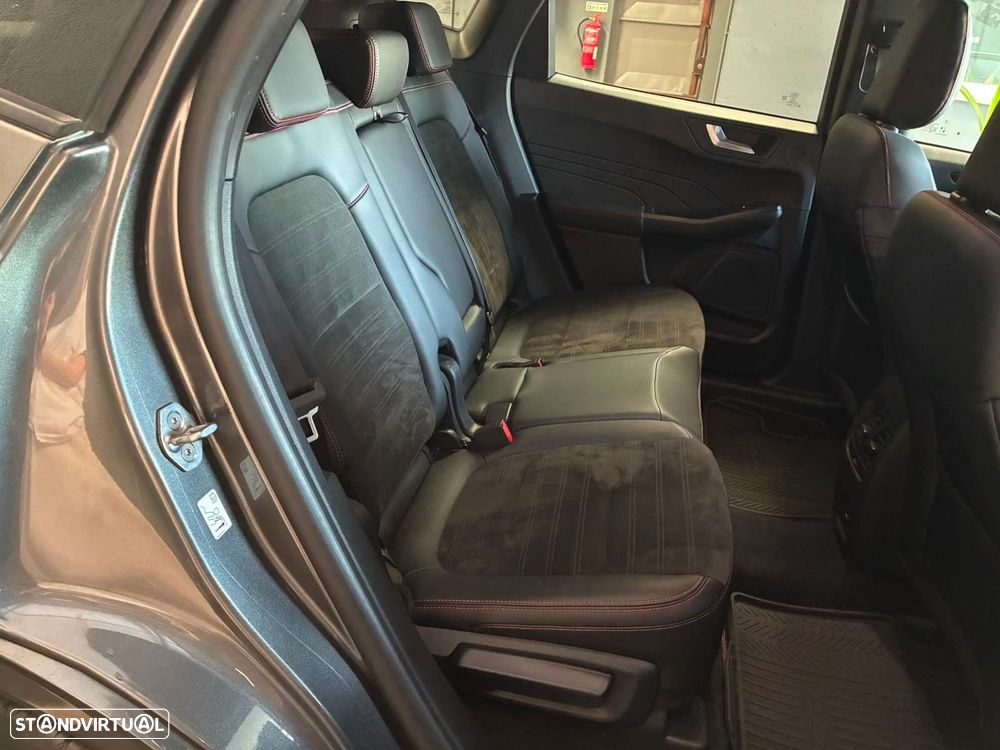 Ford Kuga 2.5 PHEV ST-Line - 48