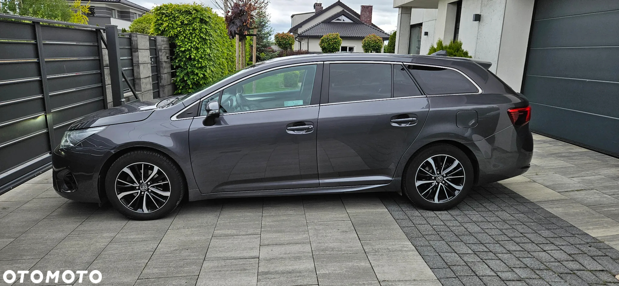 Toyota Avensis 1.8 Premium - 3