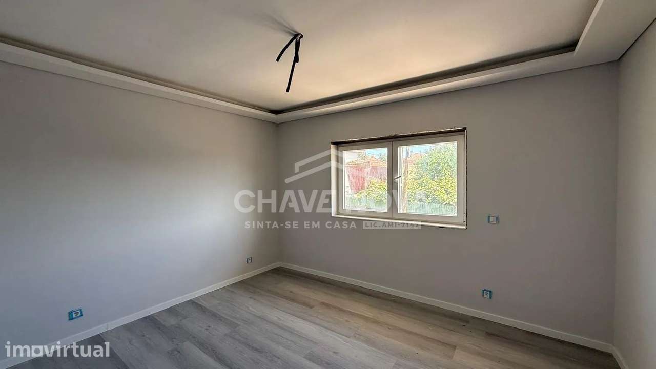 Moradia Isolada c/ Terreno em Santa Maria da Feira - Grande imagem: 5/9