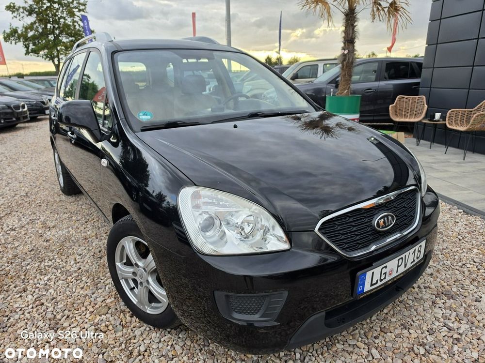 Kia Carens - 4