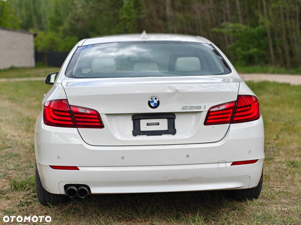 BMW Seria 5 528i Luxury Line - 7
