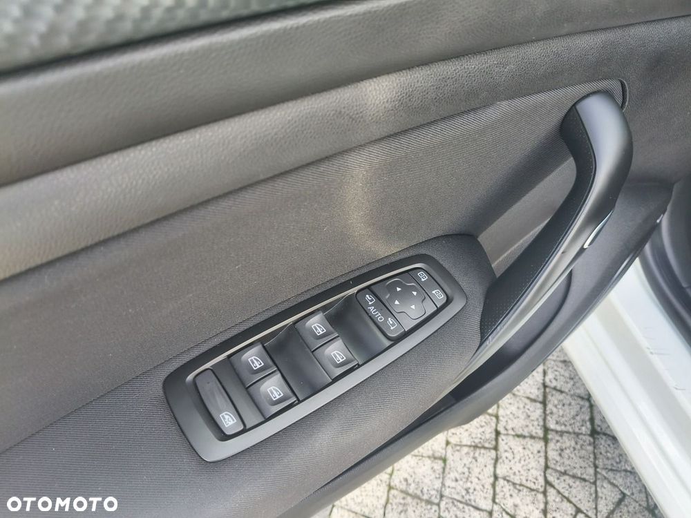 Renault Megane ENERGY TCe 130 BUSINESS - 13