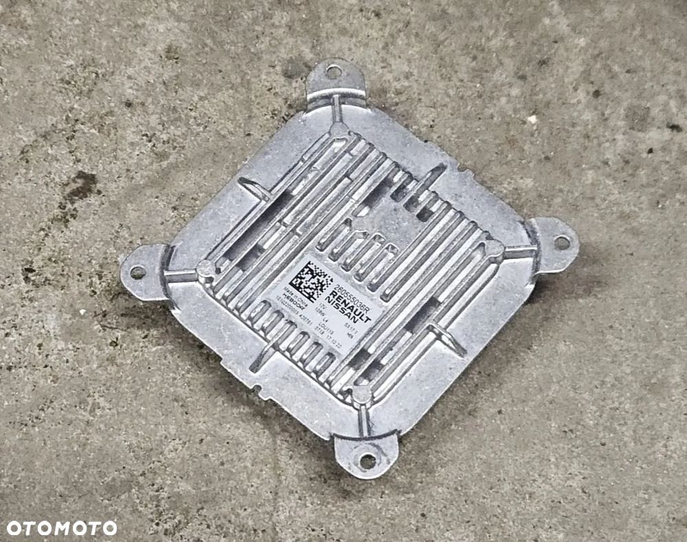 Renault Megane V E-Tech 2022 moduł sterownik przetwornica LED 260555036R - 1