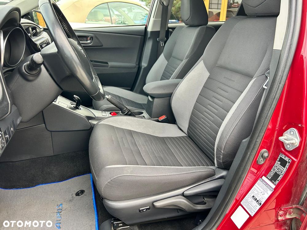 Toyota Auris 1.8 HSD Luna - 17