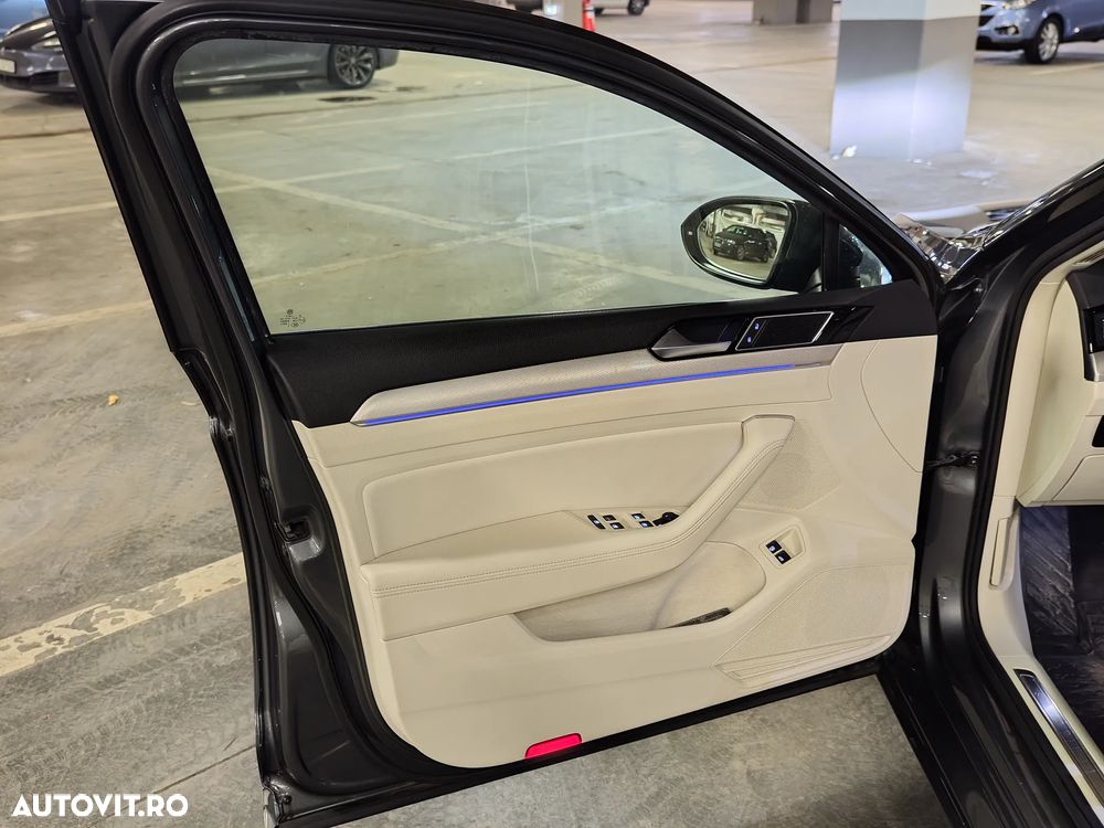 Volkswagen Passat - 25