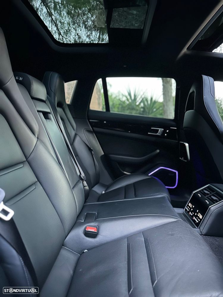 Porsche Panamera Sport Turismo 4 E-Hybrid - 24
