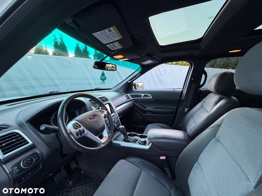 Ford Explorer - 24