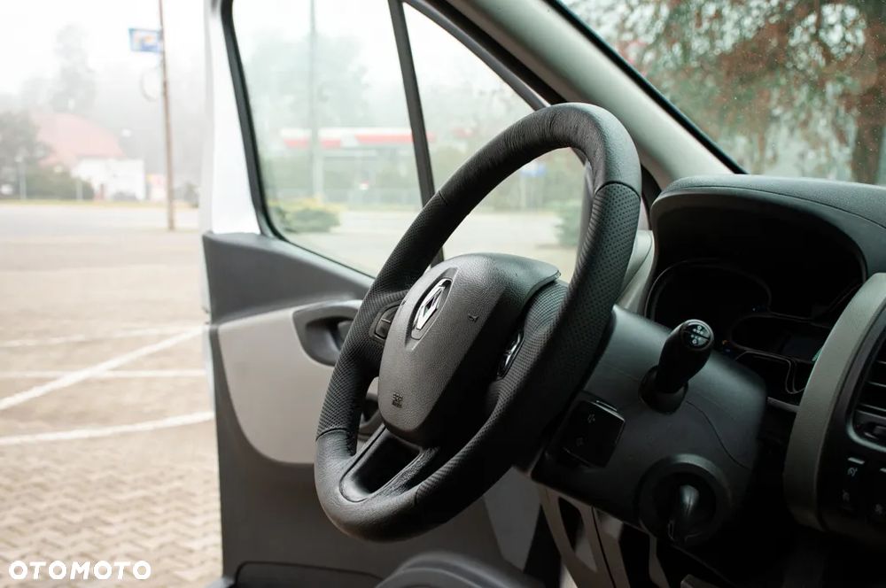 Renault Trafic - 15