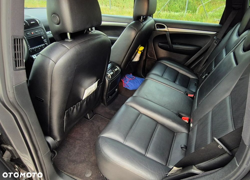 Porsche Cayenne - 15