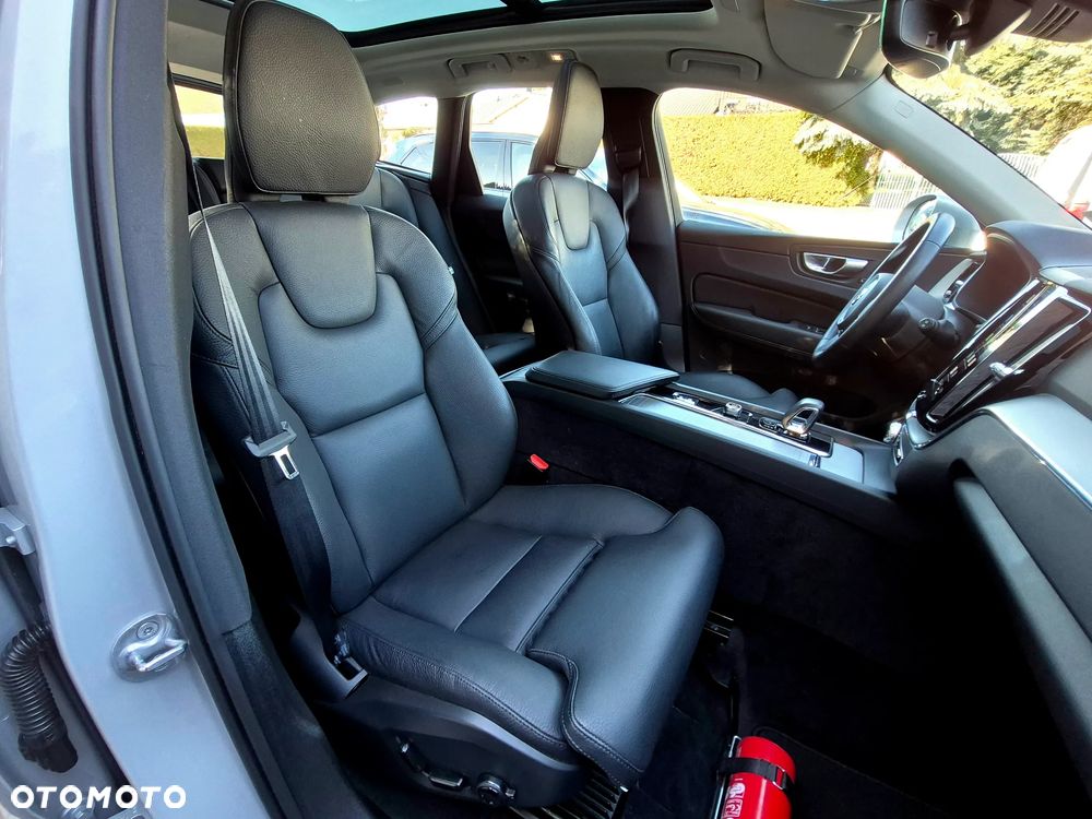 Volvo XC 60 T6 AWD Plug-In Hybrid Inscription - 12