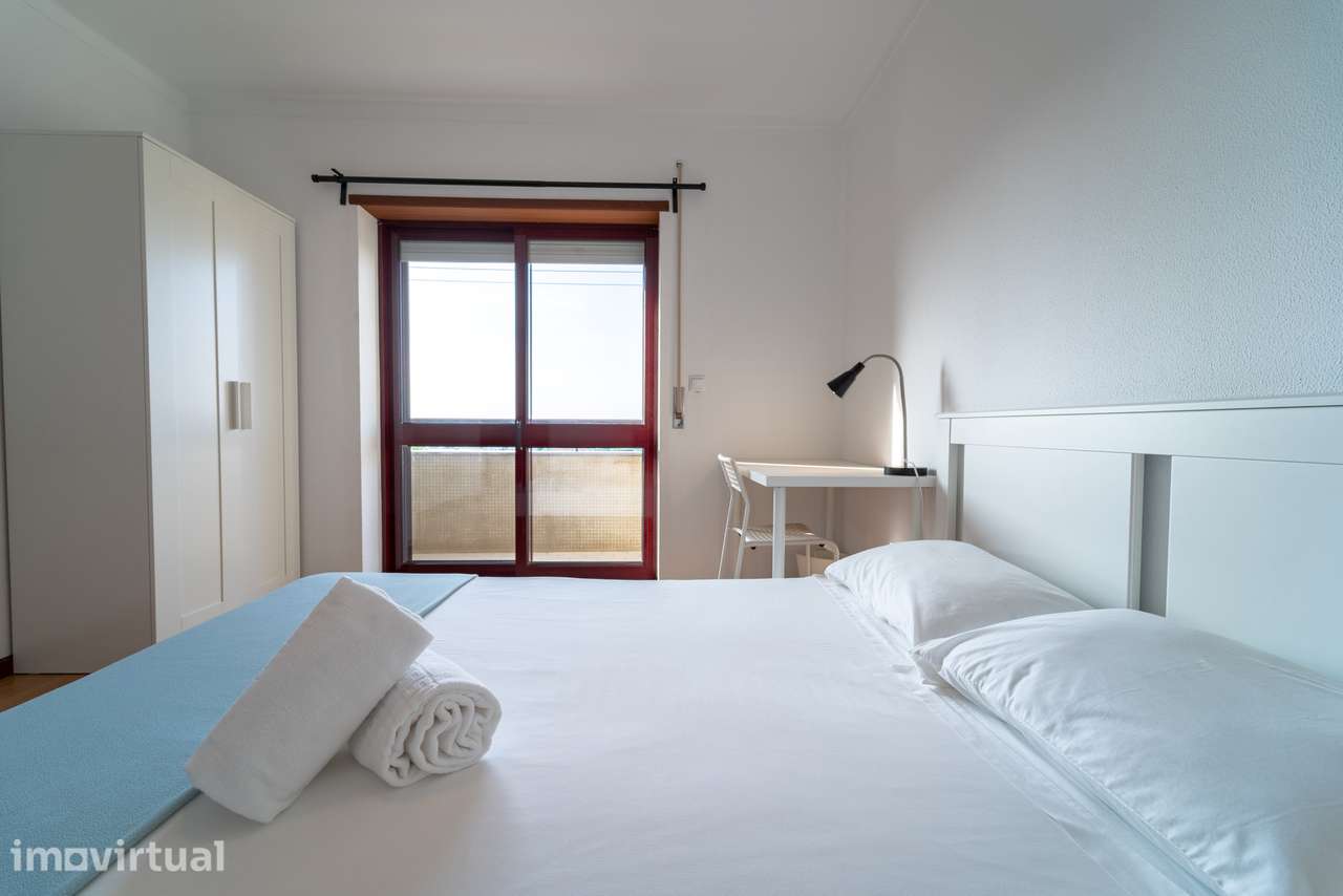 Quarto privado com varanda, em apartamento partilhado - Grande imagem: 3/11