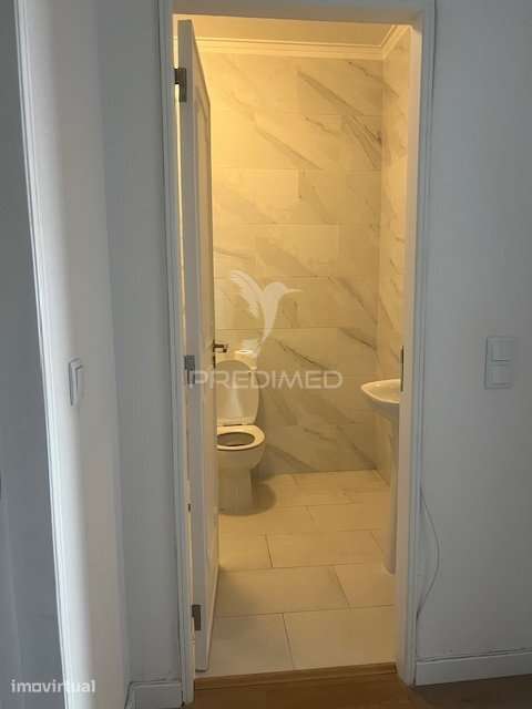 Apartamento T2 RENOVADO na Quinta das Conchas - Grande imagem: 3/17