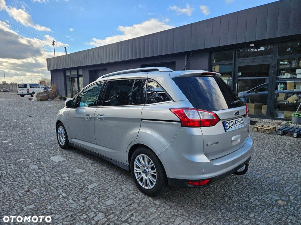Ford Grand C-MAX - 13