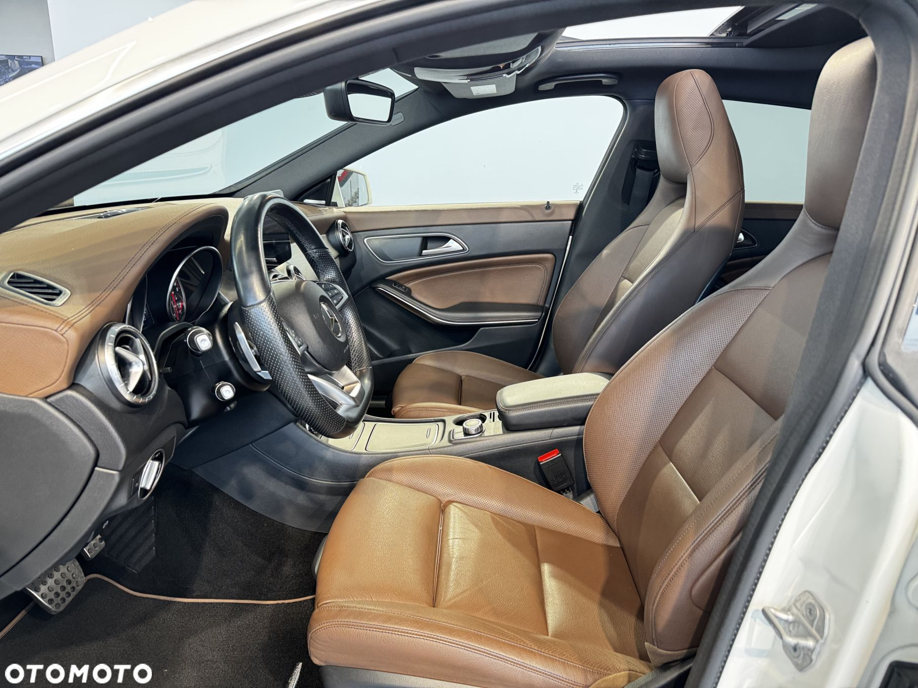 Mercedes-Benz CLA - 16