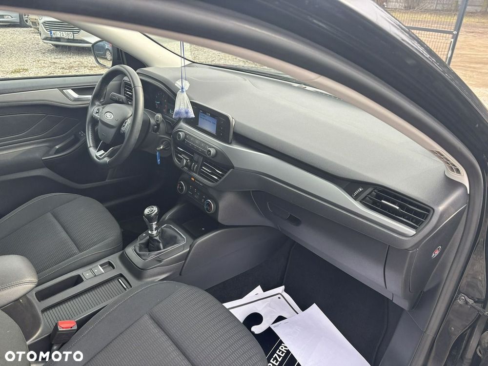 Ford Focus - 36