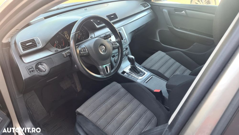 Volkswagen Passat 2.0 TDI BlueMotion Technology DSG Comfortline - 5