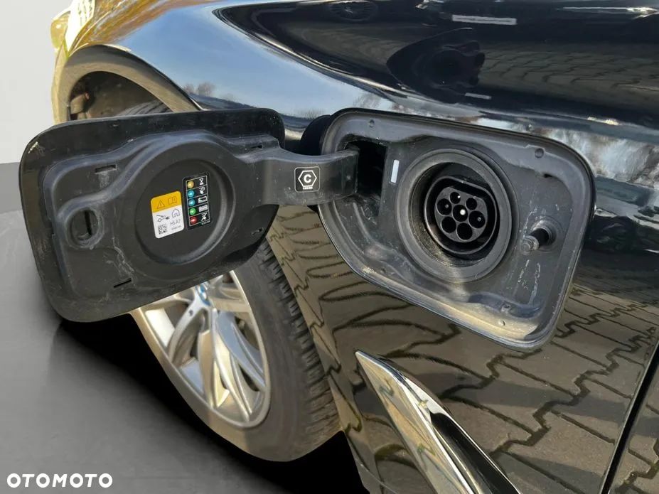 BMW Seria 5 530e Luxury Line - 12