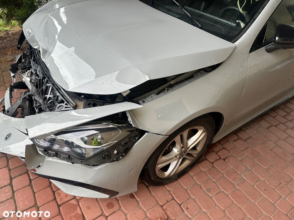Mercedes-Benz CLA 220 d AMG Line 8G-DCT - 4