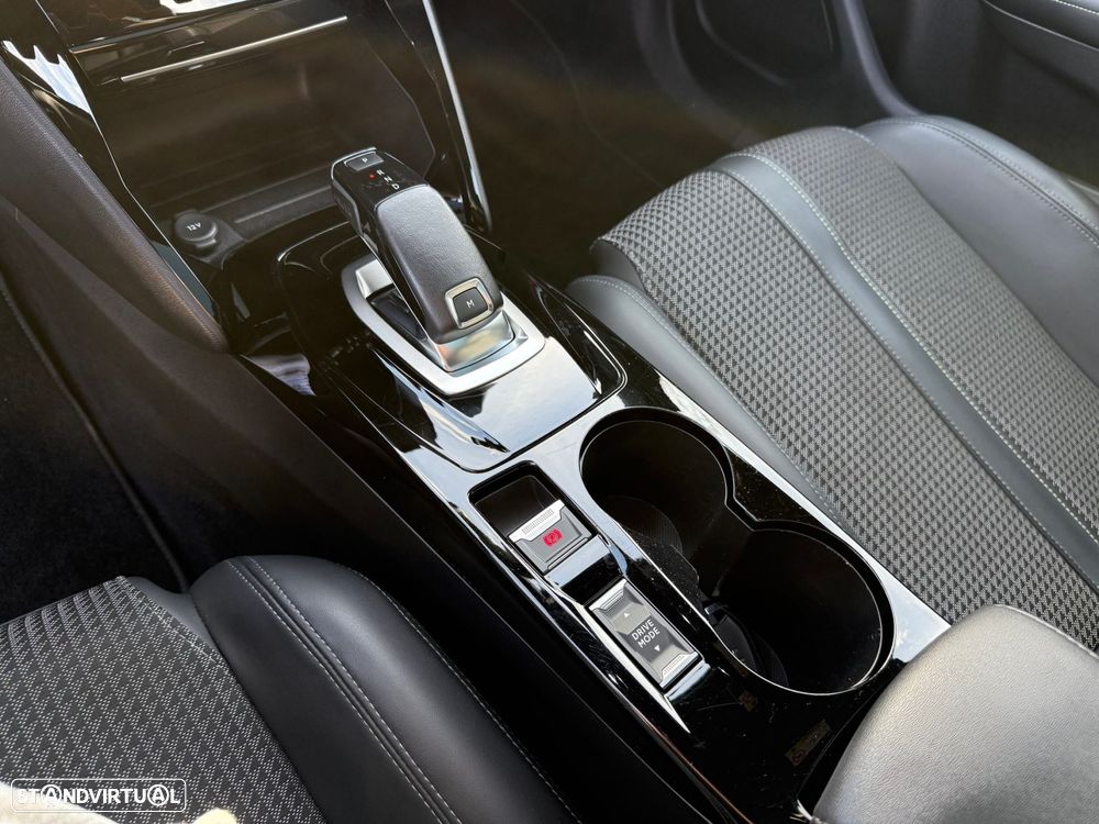 Peugeot 2008 1.2 PureTech GT Line EAT8 - 18