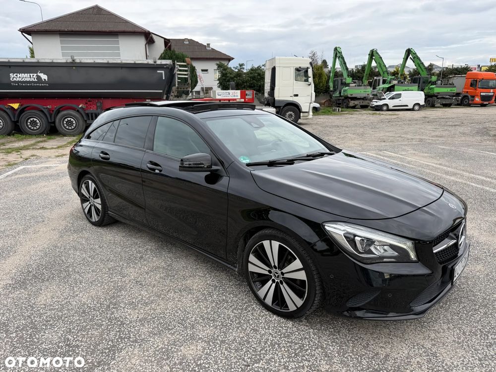 Mercedes-Benz CLA 220 4Matic 7G-DCT AMG Line - 10