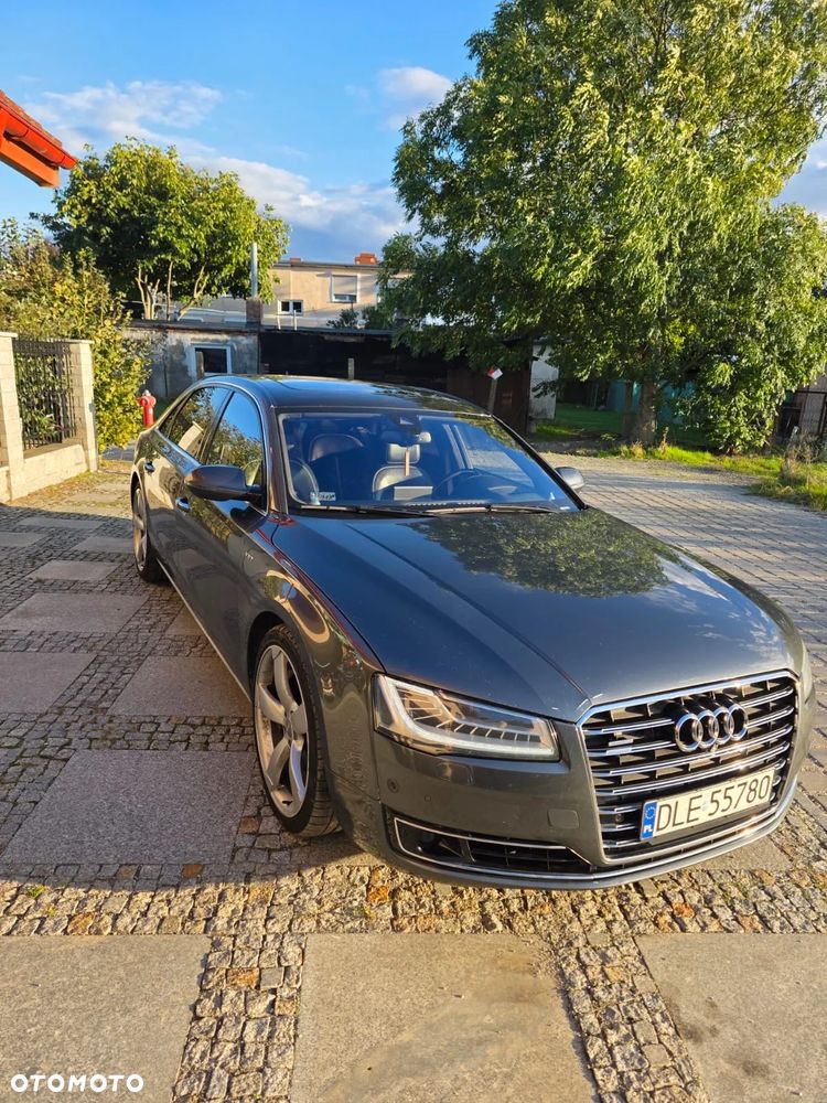 Audi A8 - 1