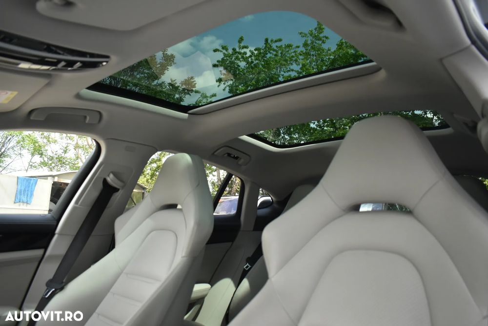 Porsche Panamera - 16