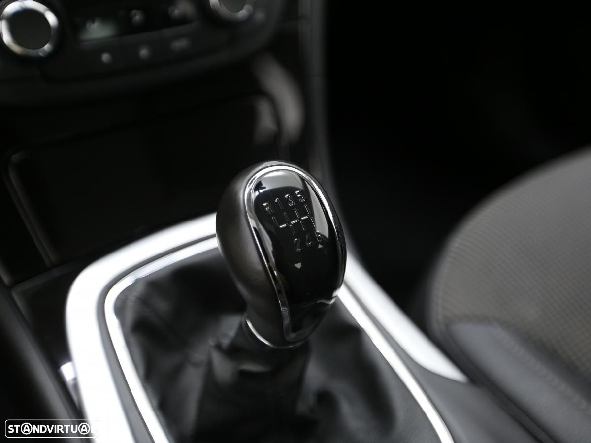 Opel Insignia - 25