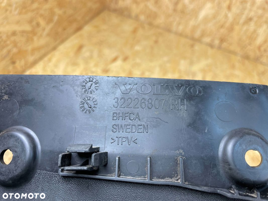 CHLAPACZ OSŁONA NADKOLA PRZÓD PRAWA VOLVO XC40 32226807 2017- - 8