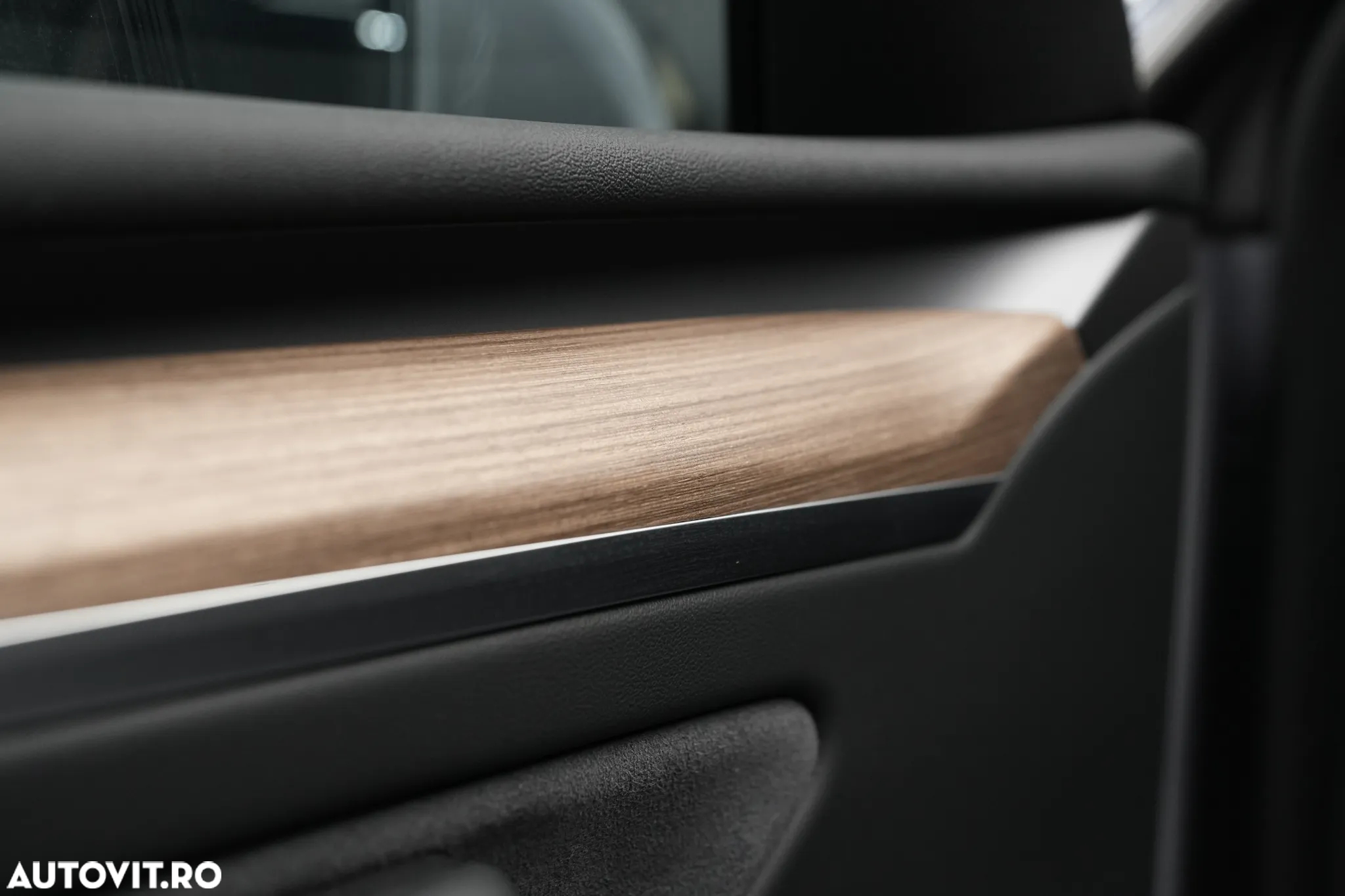 Tesla Model Y AWD Long Range - 11
