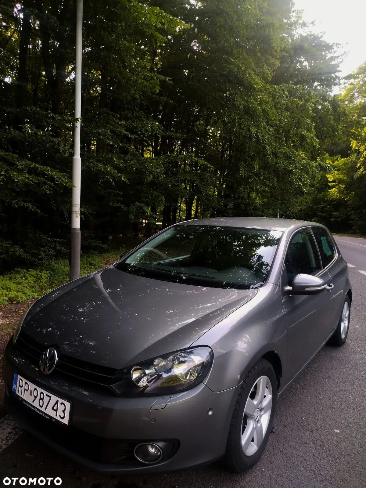 Volkswagen Golf - 1