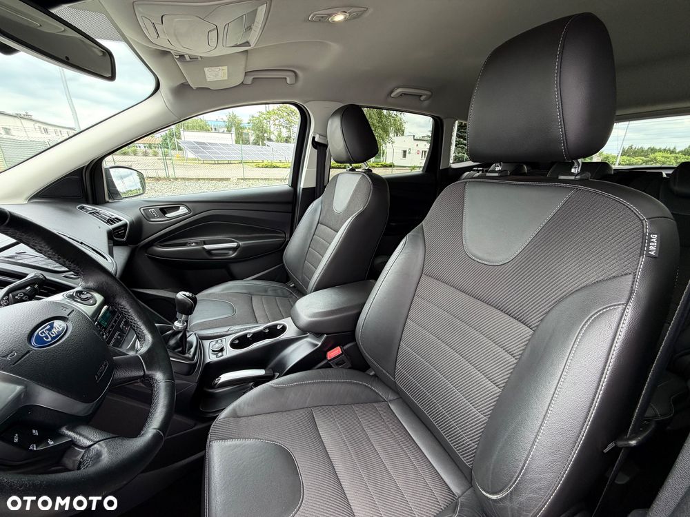 Ford Kuga 1.5 EcoBoost 2x4 Titanium - 29