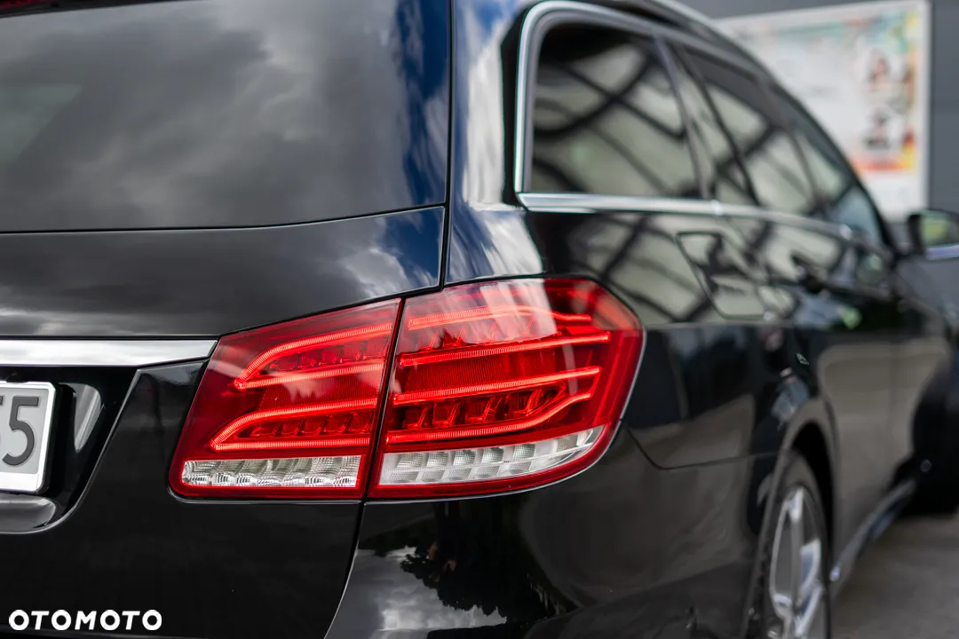 Mercedes-Benz Klasa E 300 T BlueTEC HYBRID 7G-TRONIC Elegance - 14