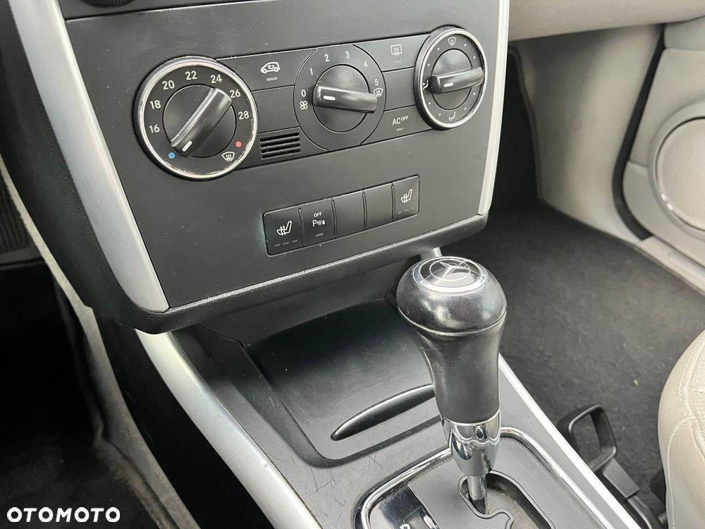 Mercedes-Benz Klasa B 180 CDI DPF Autotronic Special Edition - 32