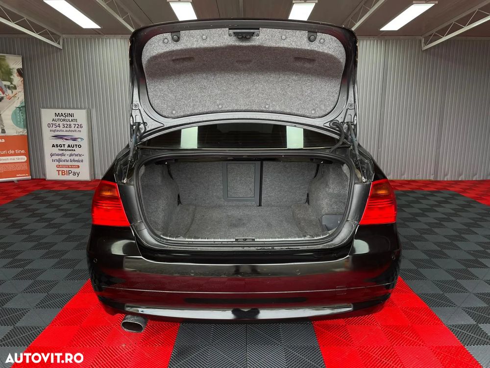 BMW Seria 3 318i Touring Aut. - 17