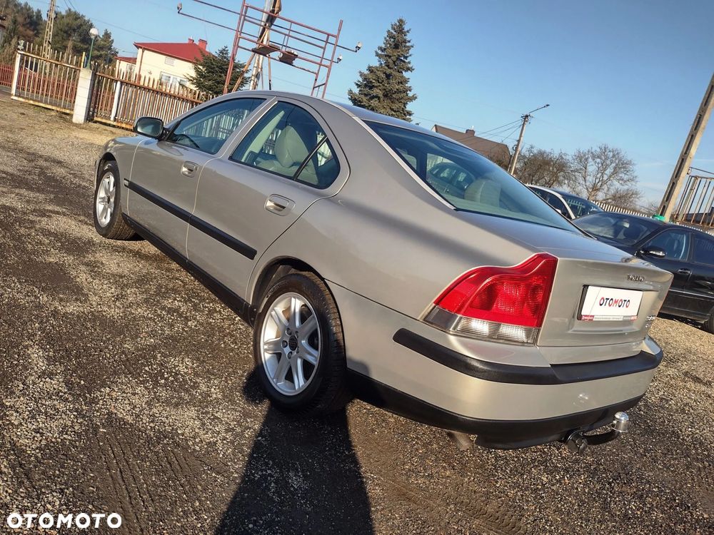 Volvo S60 2.4 Kinetic - 16