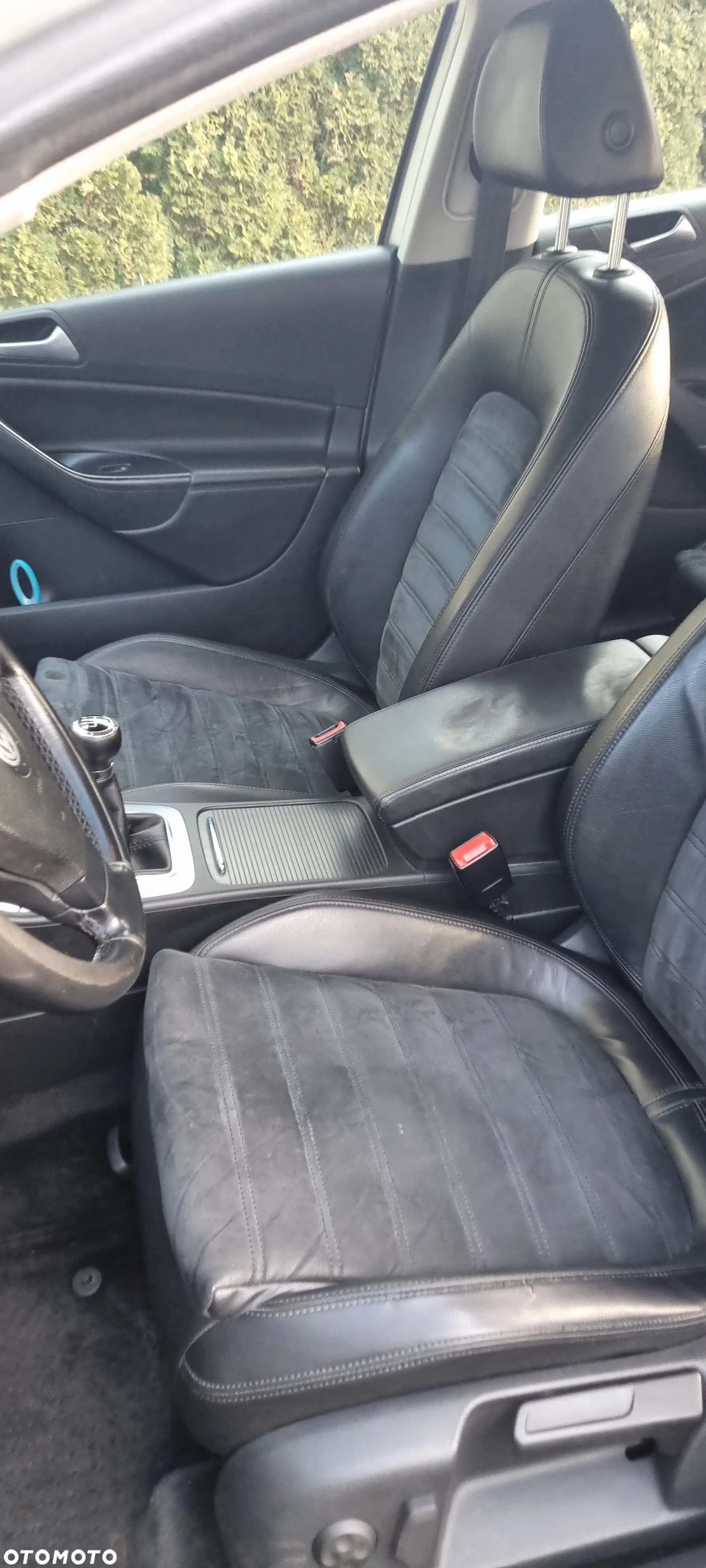 Volkswagen Passat 2.0 TDI DPF Highline - 14