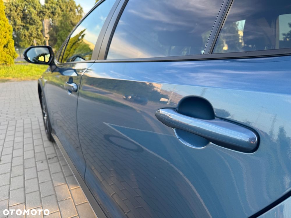 Toyota Corolla 1.8 Hybrid Trek - 17