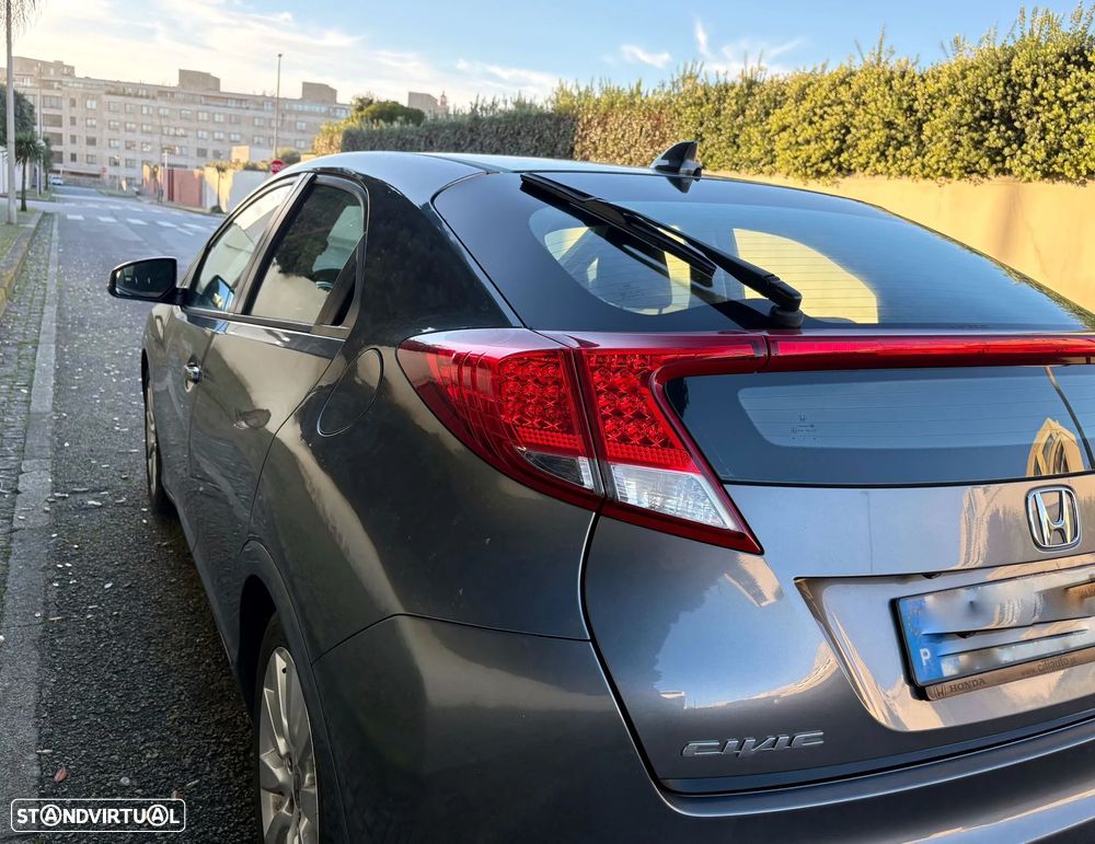 Honda Civic 1.4 i-VTEC Sport - 23