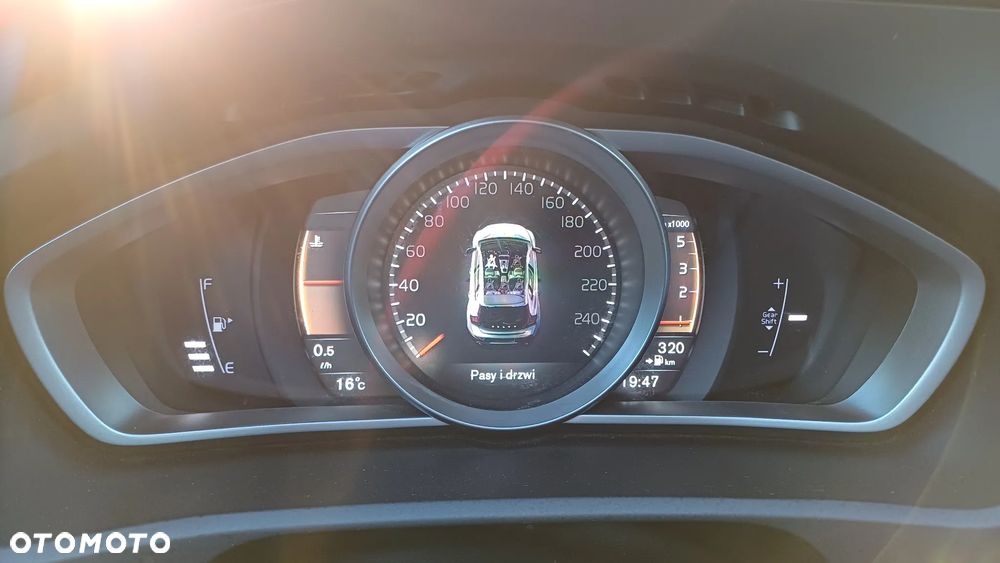 Volvo V40 Cross Country D2 Momentum - 21