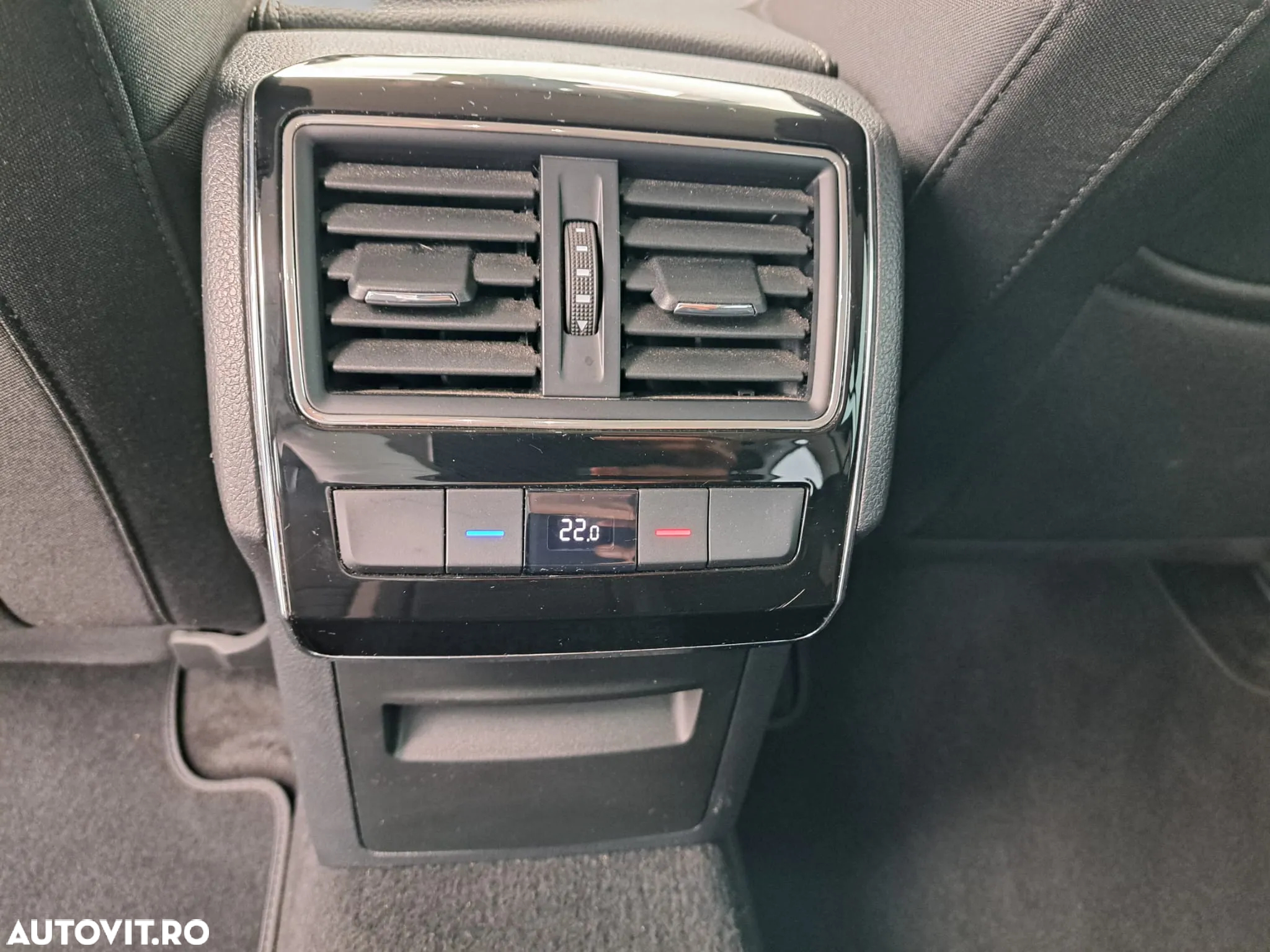 Skoda Superb Combi 2.0 TDI 4X4 DSG Scout - 31